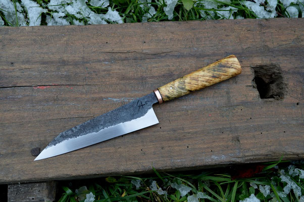 Cuisine #476, gyuto 135Cr3 & loupe d'érable, 175mm