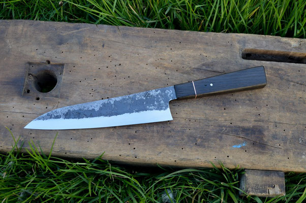 Cuisine #599, gyuto 135Cr3 & chêne des marais brossé