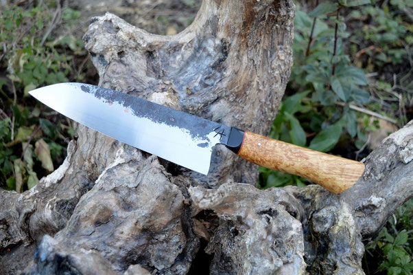 Cuisine #477, santoku 135Cr3, loupe d'érable & corian