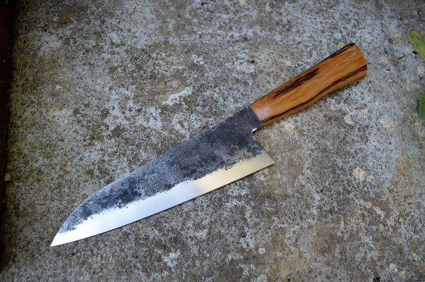 Cuisine #719, gyuto 135Cr3 & bois de serpent, 210mm