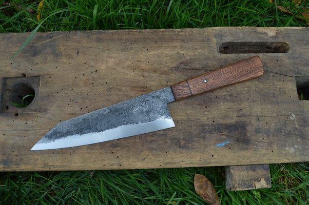 Cuisine #624, gyuto 135Cr3 & chêne rustique, 215mm