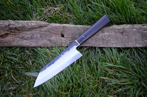 Cuisine #488, santoku "S grind" 135Cr3, macassar & laiton 185mm