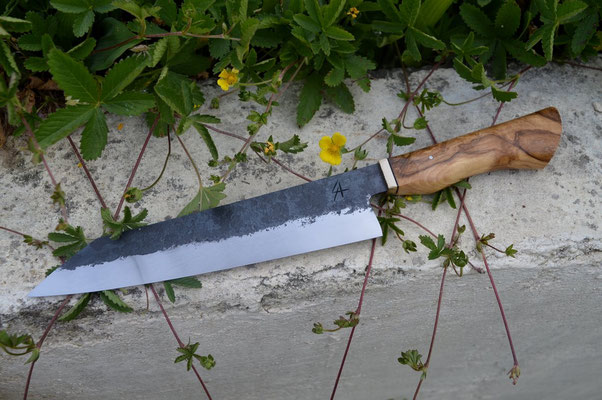Cuisine #533, gyuto 135Cr3, laiton & loupe de frêne, 210mm