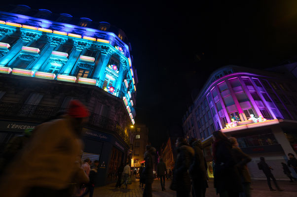 Les fêtes de fin d’année à Nantes au 21e siècle ? Le Voyage en hiver, parcours lumineux « La Nuit je vois » conçu par Vincent Olinet - A light trail for the end of year festivities