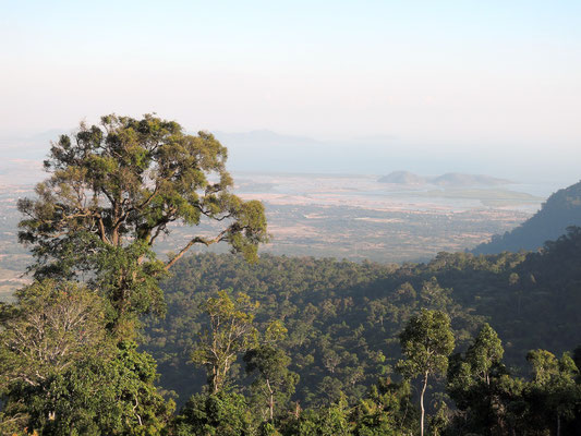 Blick von Bokor aus auf die Ebene von Kampot