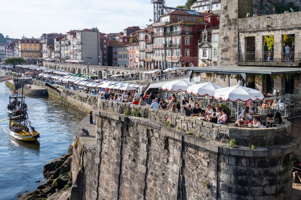 Schönes Plätzchen im Schatten des Ponte Dom Luis I