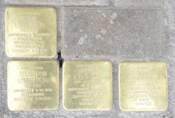 Die Stolpersteine für Sophie, Seligmann, Helene und Fanny Löbenstein