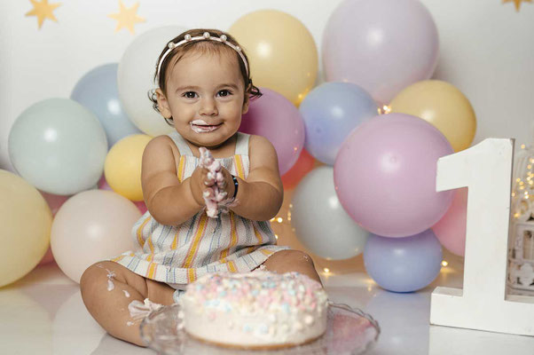 Babybilder Babyfotograf Cakesmash Cakesmashshooting Babys erster Geburtstag Familienfotograf Bielefeld Gütersloh Paderborn Cakesmashfotograf Paderborn Herford