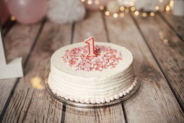 Smash the Cake Fotoshooting Torte Zermatschen Fotoshooting Cakesmash Cakesmashshooting Babys erster Geburtstag Familienfotograf Bielefeld Gütersloh Paderborn Cakesmashfotograf Paderborn Herford