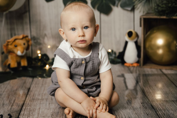 Smash the Cake Fotoshooting Torte Zermatschen Fotoshooting Cakesmash Cakesmashshooting Babys erster Geburtstag Familienfotograf Bielefeld Gütersloh Paderborn Cakesmashfotograf Paderborn Herford