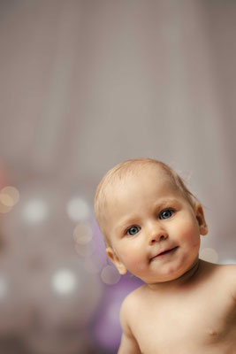 Smash the Cake Fotoshooting Torte Zermatschen Fotoshooting Cakesmash Cakesmashshooting Babys erster Geburtstag Familienfotograf Bielefeld Gütersloh Paderborn Cakesmashfotograf Paderborn Herford