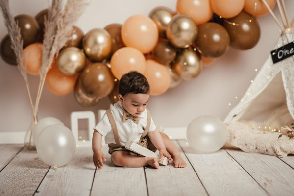 Smash the Cake Fotoshooting Torte Zermatschen Fotoshooting Cakesmash Cakesmashshooting Babys erster Geburtstag Familienfotograf Bielefeld Gütersloh Paderborn Cakesmashfotograf Paderborn Herford