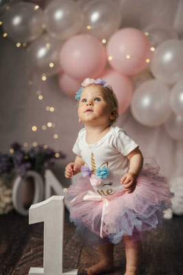 Smash the Cake Fotoshooting Torte Zermatschen Fotoshooting Cakesmash Cakesmashshooting Babys erster Geburtstag Familienfotograf Bielefeld Gütersloh Paderborn Cakesmashfotograf Paderborn Herford
