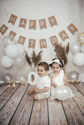 Babybilder Babyfotograf Cakesmash Cakesmashshooting Babys erster Geburtstag Familienfotograf Bielefeld Gütersloh Paderborn Cakesmashfotograf Paderborn Herford