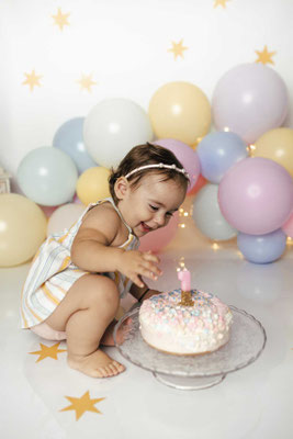 Babybilder Babyfotograf Cakesmash Cakesmashshooting Babys erster Geburtstag Familienfotograf Bielefeld Gütersloh Paderborn Cakesmashfotograf Paderborn Herford