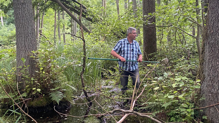 Vielen Dank für diesen interessanten Spaziergang. | Foto: Monty Erselius 2025, Plauer Stadtwald