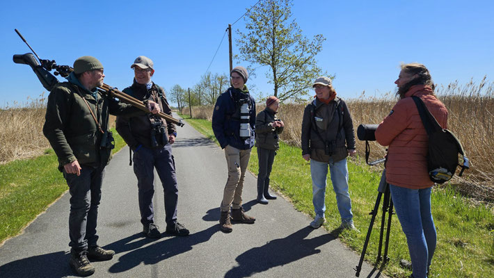 Interessante Gesprächsthemen gibt es immer genug. | Foto: Inge Krüger 2026, Große Rosin