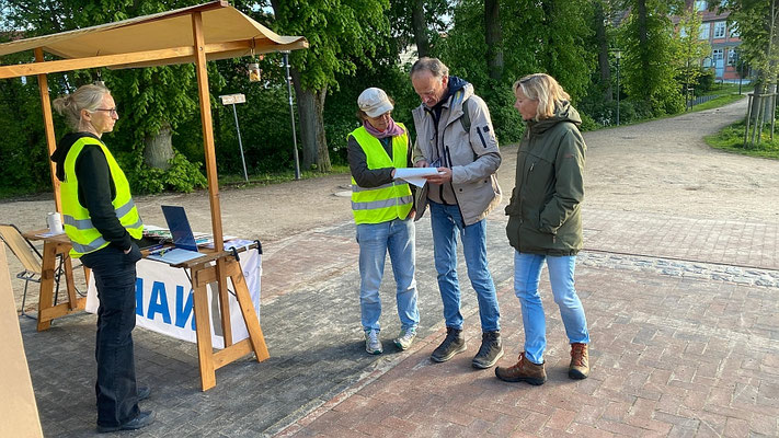 Team1 Plau Nord registriert sich für die Nachtigallenzählung. Foto: Monty Erselius 2026, Plau am See