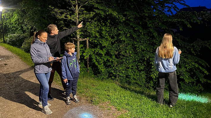 Team 14 Quetzin zählt Nachtigallen. Foto: Monty Erselius 2026, Plau am See
