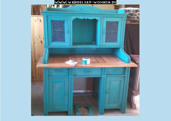 Alter Sekretär in farbigem Shabby Chic - Wandelbar Wohnen
