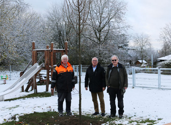 Ertingen v.l.n.r Vors. Werner Gebele, BM Jürgen Köhler, Geschäftsführer Joachim Reis