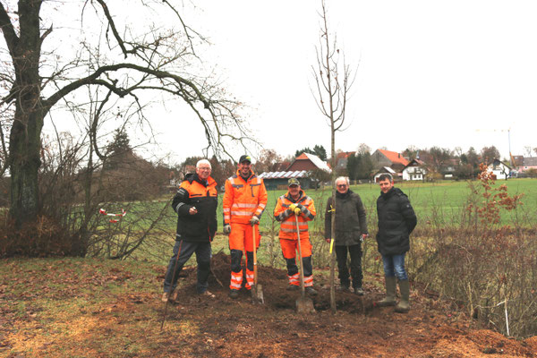 Dürmentingen v.l.n.r. Vors. Werner Gebele, Dominik Röschner, Josef Letzgus, Kreisgeschäftsführer Joachim Reis, BM Dietmar Holstein