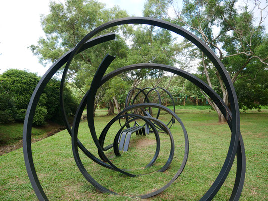 Huge Sudeley Bench, Pablo Reinoso