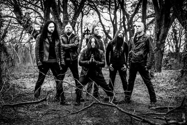 Interview mit Bandkopf, Gitarrist, Bassist, Vocalist und Synths-Bediener Frédéric Leclercq vom 23.11.2017