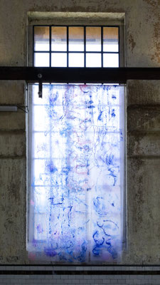 Wassermusik II Acryl/Luftpolsterfolie geschichtet ca. 150x320cm 2023 