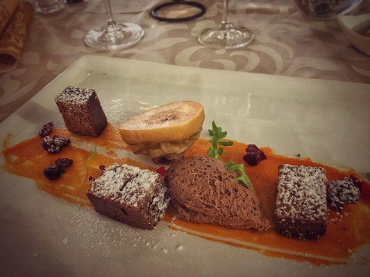 Chocolate brownie with apple_restauracia pod hradom