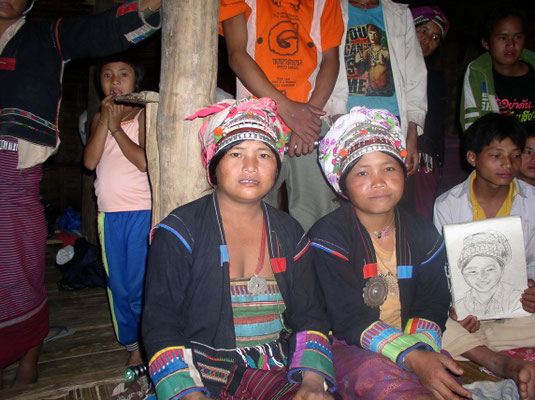laos femmes akha