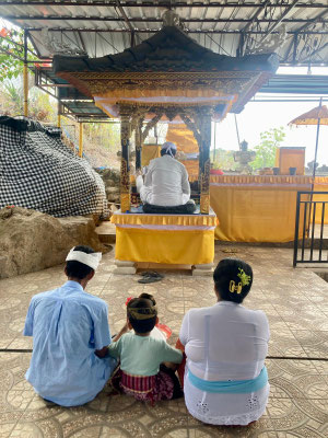 Nusa Penida temple 