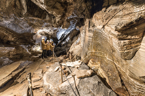 Schauhöhlentour mit Führer - Spannagelhöhle