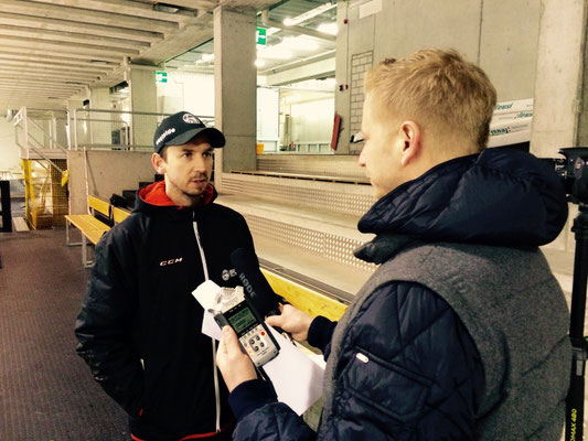 Moderation, Moderator Urs Sahli aus Bern @ SCB TV Interview Lars Leuenberger