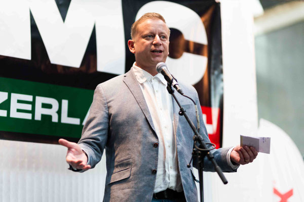 Urs Sahli, Moderation, Speaker, Eventmoderation Urs Sahli, Rotaxmax Challenge Schweiz Meisterfeier 2025