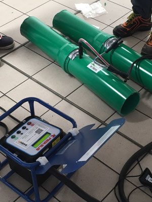 IPplus Schweißsystem im Einsatz mit einem Twinkabel. Gleichzeitige Schweißung von zwei Verbindung DN 150 KG 2000 Rohr