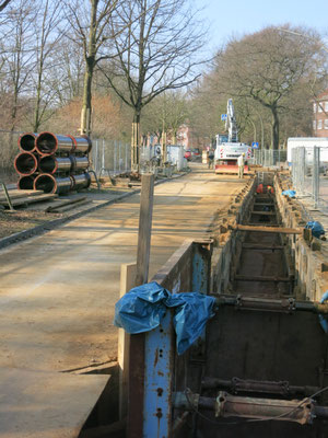 Baustelle mit Euro Sweillem Steinzeugrohren DN 500 Hochlast