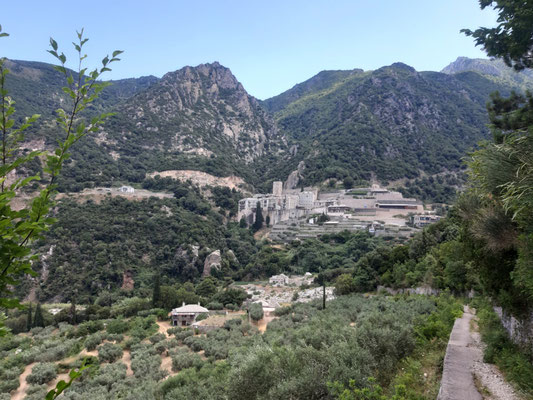 Am Berg Athos; Wanderung vom Kloster Megistes Lavras zum Kloster Agios Pavlos
