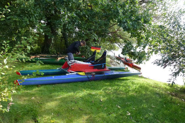 Ein Blick auf vier der privaten Tretboote, im Vordergrund „WATERSPEED holiday“