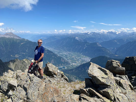 Im Aufstieg zum Luisin - Ausblick nach Martigny