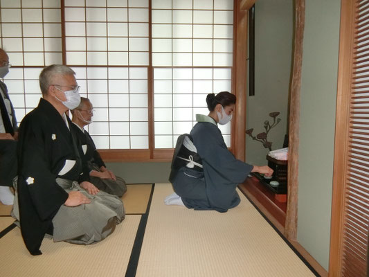 茶道雅流家元水谷雅由（がゆう）