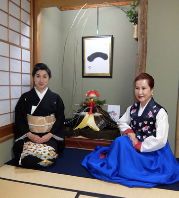 水谷雅由と韓国茶道家元、李瑛子先生。