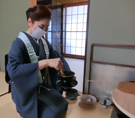 茶道雅流家元水谷雅由（がゆう）