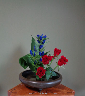 河本仁花傳　　葉蘭　竜胆　薔薇