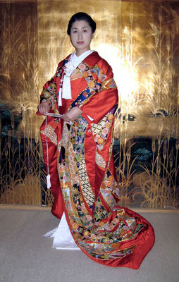 主宰　水谷雅由　姉の打ち掛け　相良刺繍と日本刺繍