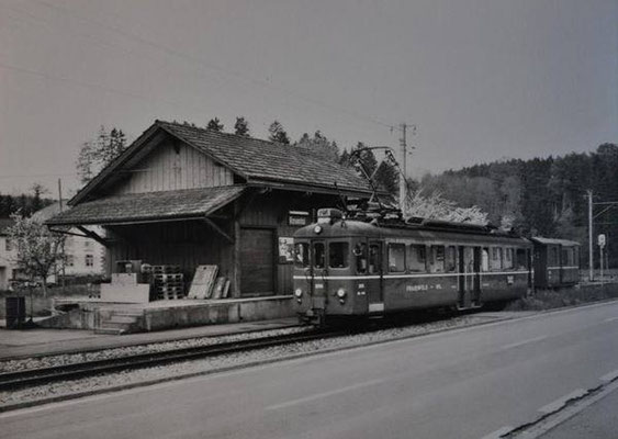 Blick auf das Stationsgebäude