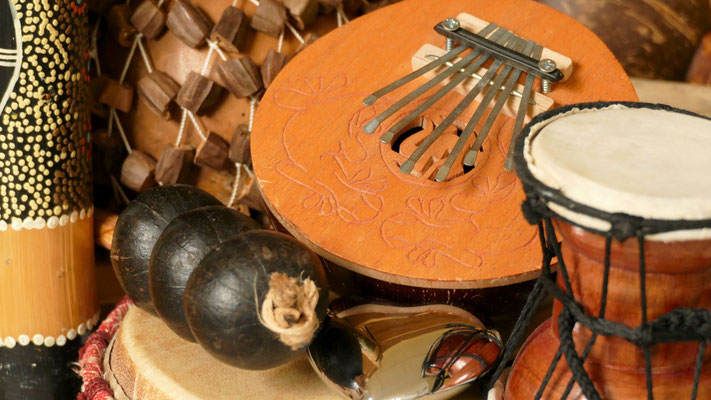 Musiktherapie ist hilfreich bei Posttraumatischen Belastungsstörungen (PTBS) und in der Traumatherapie. Auch Ängsten und Panickattacken können in der Musiktherapie spielerisch begegnet werden und Veränderungen können experimentell erprobt werden. 