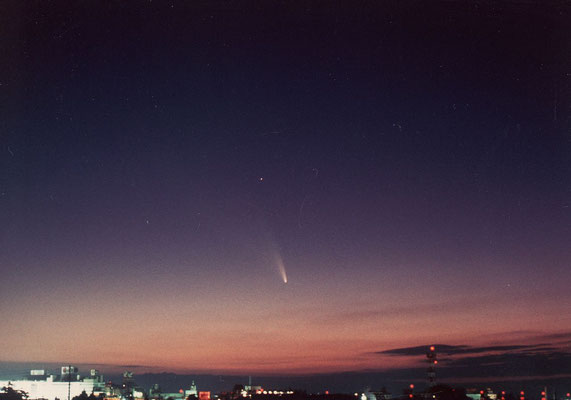 1976年3月の暁天を飾ったウェスト彗星（f50mmレンズ固定撮影）