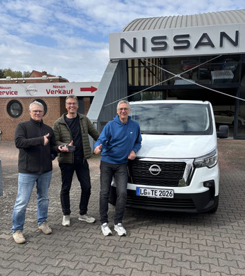 Foto: Übergabe des neuen Vereinsbus