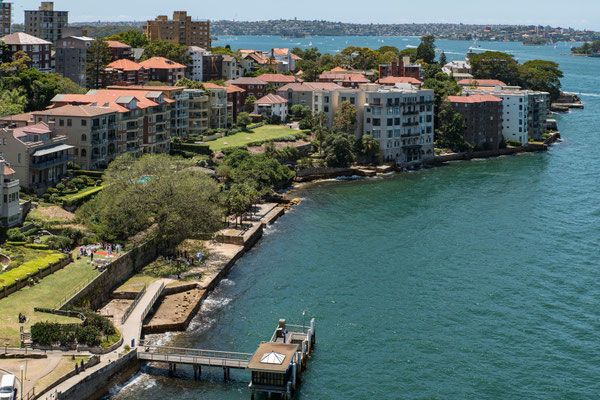 Zu Beginn der Brückenüberquerung mit Blick auf Kirribilli